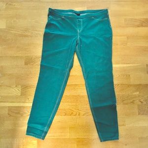GREEN Hue Jeggings